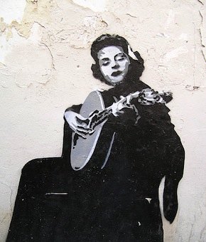 Fadista Amália Rodrigues - stencil (streetart)